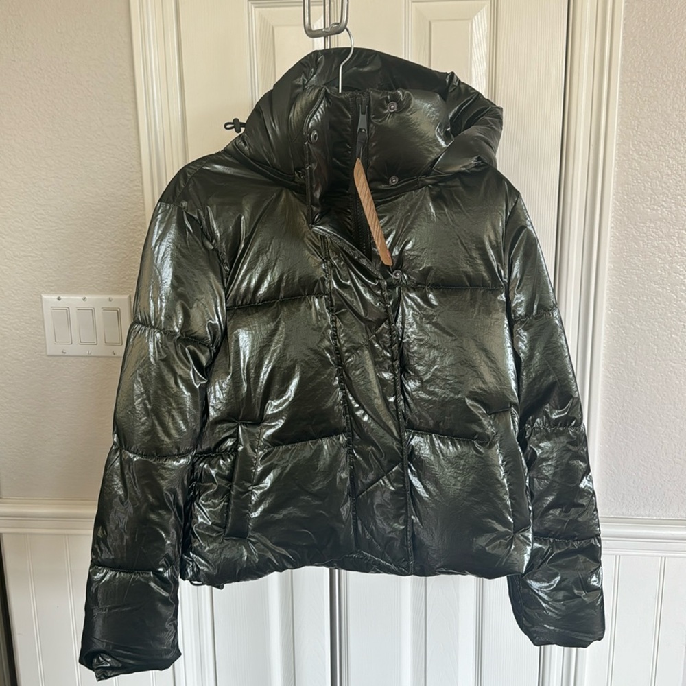 NWT GAP puffer with detachable hoodie XS